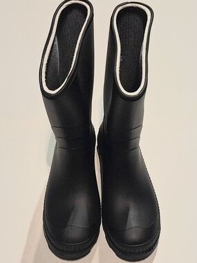 Kamik Black Rain Boots with White Top Trim